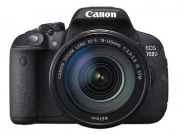 Canon EOS 700D Kit with 18-135mm IS STM Lens