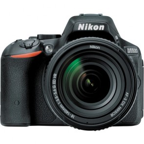 Nikon D5500 Kit with 18-140mm VR Lens